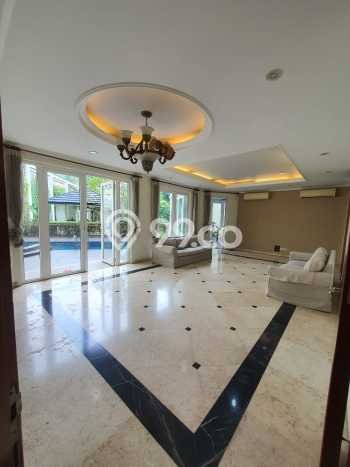 Hunian Mewah LB 600m2 Siap Pakai Desain Elegan di Lebak Bulus, Jakarta Selatan Hunian Mewah LB 600m2 Siap Pakai Desain Elegan di Lebak Bulus, Jakarta Selatan