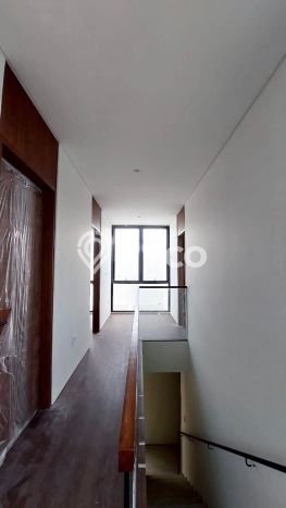 Jual Rumah Luas Elegan Dengan View Cantik di Rempoa, Tangerang Selatan Jual Rumah Luas Elegan Dengan View Cantik di Rempoa, Tangerang Selatan
