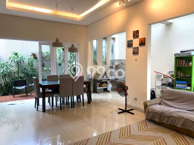 Hunian Elit LB 206m2 Siap Pakai Desain Elegan di Bintaro, Tangerang Selatan Hunian Elit LB 206m2 Siap Pakai Desain Elegan di Bintaro, Tangerang Selatan
