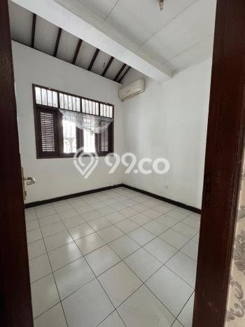 Rumah Elit LB 150m2 Siap Huni Desain Elegan di Bintaro, Tangerang Selatan Rumah Elit LB 150m2 Siap Huni Desain Elegan di Bintaro, Tangerang Selatan