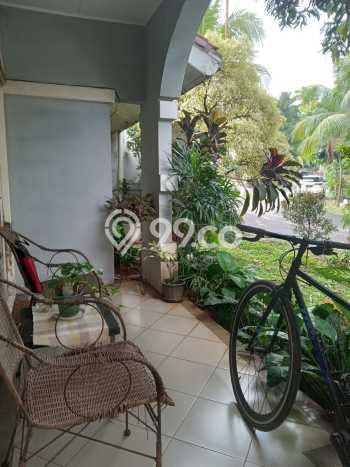 Dijual Rumah Luas Elegan Dengan View Cantik di Bintaro, Jakarta Selatan Dijual Rumah Luas Elegan Dengan View Cantik di Bintaro, Jakarta Selatan