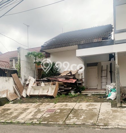 Hunian Mewah LB 150m2 Siap Huni Desain Elegan di Bintaro, Tangerang Selatan Hunian Mewah LB 150m2 Siap Huni Desain Elegan di Bintaro, Tangerang Selatan