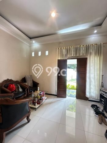 For Sale Rumah 4 Kamar Lokasi Ideal Nyaman dan Strategis di Banyumanik For Sale Rumah 4 Kamar Lokasi Ideal Nyaman dan Strategis di Banyumanik