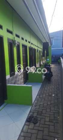 Rumah Kost untuk Dijual di Cibubur Punya 7 Kamar Rumah Kost untuk Dijual di Cibubur Punya 7 Kamar