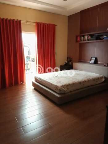 Jual Rumah Luas Elegan Dengan View Cantik di Kota Wisata, Jakarta Timur Jual Rumah Luas Elegan Dengan View Cantik di Kota Wisata, Jakarta Timur