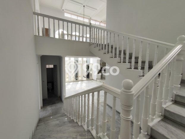 Rumah Elit LB 600m2 Siap Huni Desain Elegan di Permata Buana, Jakarta Barat Rumah Elit LB 600m2 Siap Huni Desain Elegan di Permata Buana, Jakarta Barat