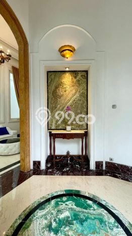For Sale! Premium House LT 435m2 Desain Elegan di Senayan For Sale! Premium House LT 435m2 Desain Elegan di Senayan