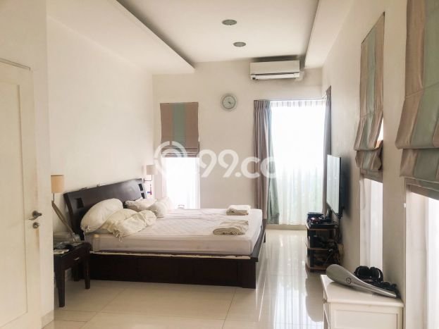 Hunian Elit LB 200m2 Siap Pakai Desain Elegan di Alam Sutera, Tangerang Hunian Elit LB 200m2 Siap Pakai Desain Elegan di Alam Sutera, Tangerang