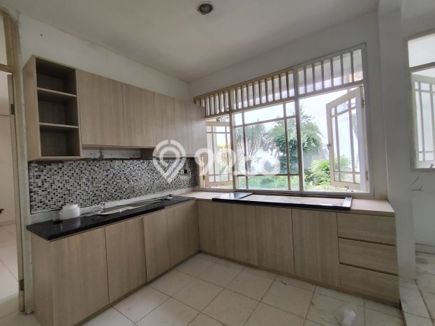 Rumah Elit LB 600m2 Siap Huni Desain Elegan di Permata Buana, Jakarta Barat Rumah Elit LB 600m2 Siap Huni Desain Elegan di Permata Buana, Jakarta Barat