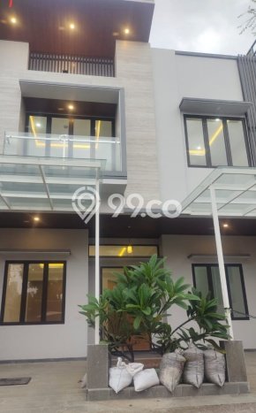 Siap Huni Rumah Mewah 3 Kamar di Kebayoran Baru Dekat ke Mana Saja Siap Huni Rumah Mewah 3 Kamar di Kebayoran Baru Dekat ke Mana Saja