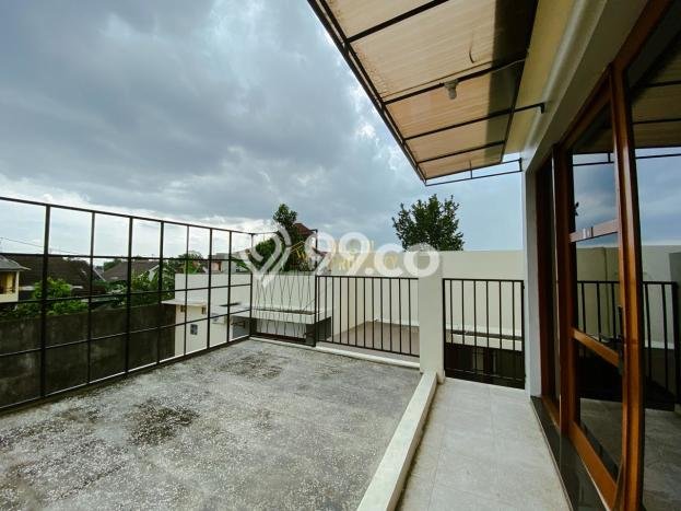Rumah Kost untuk Dijual di Ngemplak dengan 10 KT, 10 KM, Luas 825m2 Rumah Kost untuk Dijual di Ngemplak dengan 10 KT, 10 KM, Luas 825m2