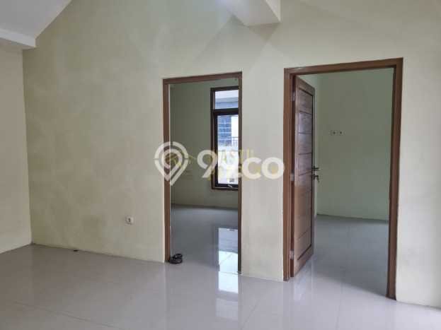 For Sale Rumah 4 Kamar Lokasi Ideal Bagus dan Strategis di Depok For Sale Rumah 4 Kamar Lokasi Ideal Bagus dan Strategis di Depok