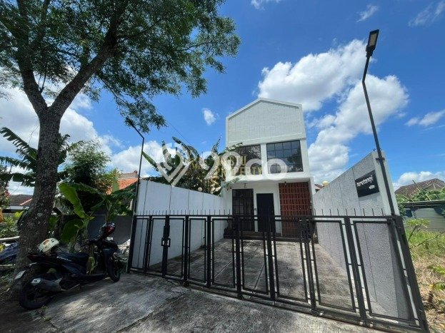 FOR SALE! Vila Kawasan Ngaglik, Luas 153m2m², Posisi Strategis FOR SALE! Vila Kawasan Ngaglik, Luas 153m2m², Posisi Strategis