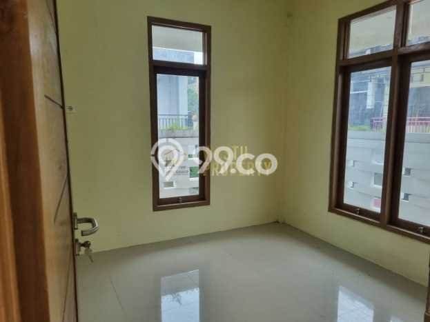 For Sale Rumah 4 Kamar Lokasi Ideal Bagus dan Strategis di Depok For Sale Rumah 4 Kamar Lokasi Ideal Bagus dan Strategis di Depok