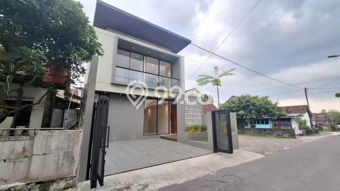 Dijual Cepat Rumah Bagus Siap Huni LB 125m2 di Ngaglik, Sleman Dijual Cepat Rumah Bagus Siap Huni LB 125m2 di Ngaglik, Sleman