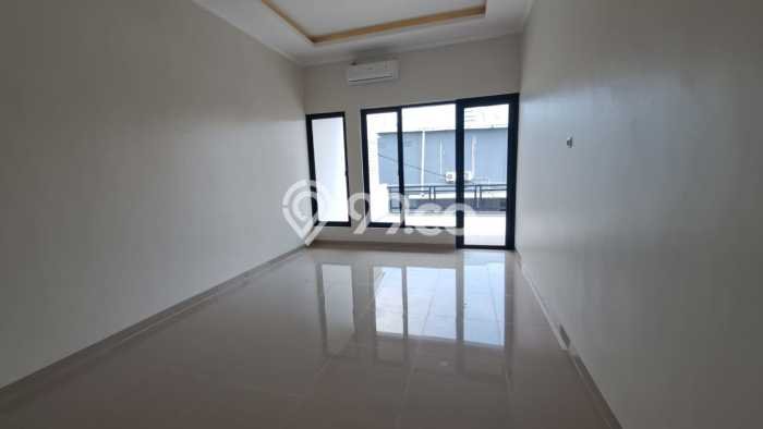 Rumah Minimalis 4 KT di Villa Melati Mas Tangerang Selatan Unfurnished Rumah Minimalis 4 KT di Villa Melati Mas Tangerang Selatan Unfurnished