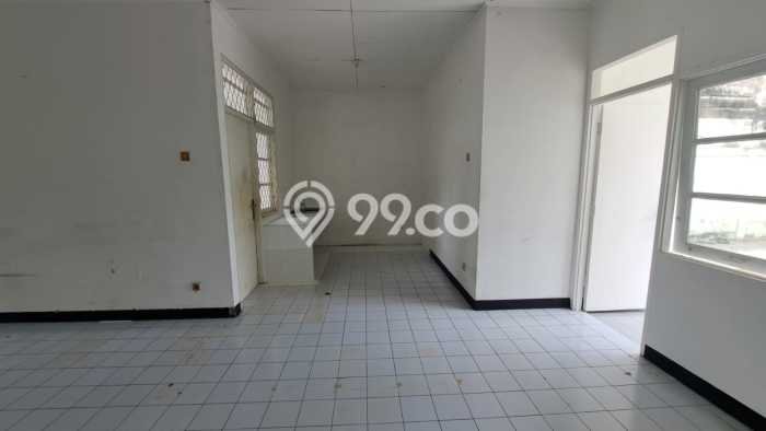 Rumah Elit Modern Tanpa Renovasi di BSD City Tangerang Rumah Elit Modern Tanpa Renovasi di BSD City Tangerang