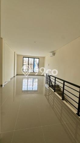 Unit Ruko Disewakan di Gading Serpong di Area Ramai & Strategis Unit Ruko Disewakan di Gading Serpong di Area Ramai & Strategis