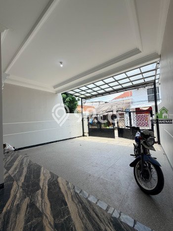 For Sale Rumah 5 Kamar Lokasi Ideal Nyaman dan Strategis di Limo For Sale Rumah 5 Kamar Lokasi Ideal Nyaman dan Strategis di Limo