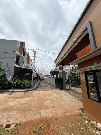 Hot Offer Hunian Mewah Ideal dan Luas di Limo, Depok Hot Offer Hunian Mewah Ideal dan Luas di Limo, Depok