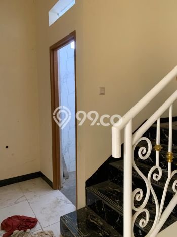 Rumah Strategis Modern Lb 160m2 di Limo, Depok Rumah Strategis Modern Lb 160m2 di Limo, Depok