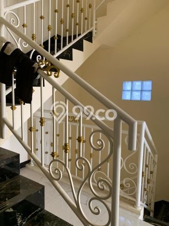 Rumah Strategis Modern Lb 160m2 di Limo, Depok Rumah Strategis Modern Lb 160m2 di Limo, Depok