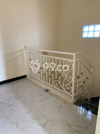 Rumah Strategis Modern Lb 160m2 di Limo, Depok Rumah Strategis Modern Lb 160m2 di Limo, Depok