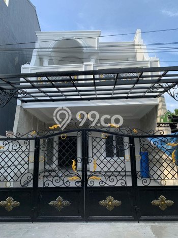 For Sale Rumah 6 Kamar Lokasi Ideal Bagus dan Strategis di Limo For Sale Rumah 6 Kamar Lokasi Ideal Bagus dan Strategis di Limo