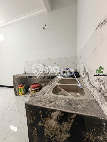 For Sale Rumah 5 Kamar Lokasi Ideal Nyaman dan Strategis di Limo For Sale Rumah 5 Kamar Lokasi Ideal Nyaman dan Strategis di Limo