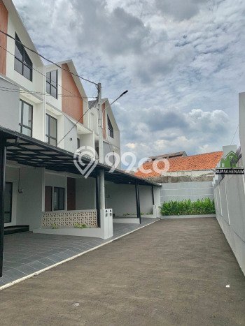 Rumah Mewah LB 90m2 Siap Pakai Desain Elegan di Cinangka, Depok Rumah Mewah LB 90m2 Siap Pakai Desain Elegan di Cinangka, Depok