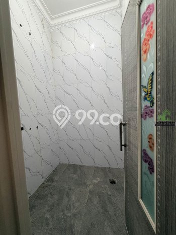 For Sale Rumah 5 Kamar Lokasi Ideal Nyaman dan Strategis di Limo For Sale Rumah 5 Kamar Lokasi Ideal Nyaman dan Strategis di Limo