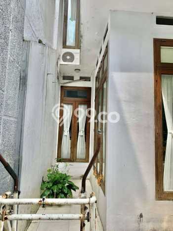 Siap Huni Rumah Mewah 6 Kamar di Cilandak Dekat ke Mana Pun Siap Huni Rumah Mewah 6 Kamar di Cilandak Dekat ke Mana Pun