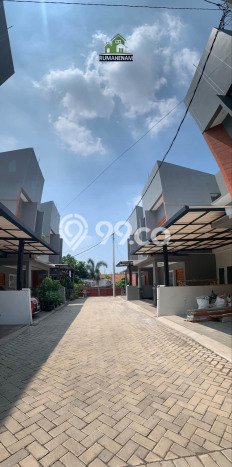 For Sale Rumah 4 Kamar Lokasi Ideal Bagus dan Strategis di Limo For Sale Rumah 4 Kamar Lokasi Ideal Bagus dan Strategis di Limo