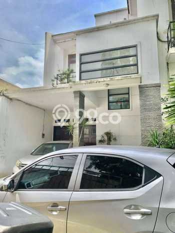 Siap Huni Rumah Mewah 6 Kamar di Cilandak Dekat ke Mana Pun Siap Huni Rumah Mewah 6 Kamar di Cilandak Dekat ke Mana Pun