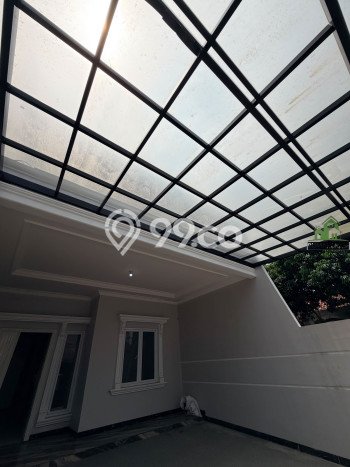 For Sale Rumah 5 Kamar Lokasi Ideal Nyaman dan Strategis di Limo For Sale Rumah 5 Kamar Lokasi Ideal Nyaman dan Strategis di Limo