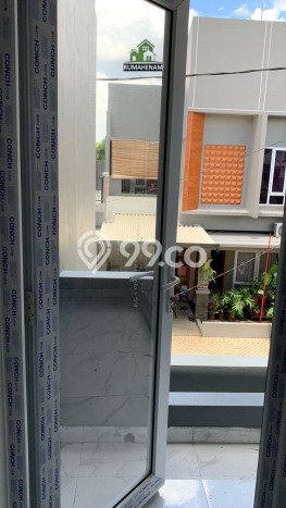 For Sale Rumah 4 Kamar Lokasi Ideal Bagus dan Strategis di Limo For Sale Rumah 4 Kamar Lokasi Ideal Bagus dan Strategis di Limo