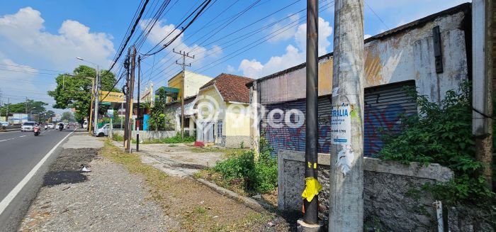 Rumah Elit Modern Tanpa Renovasi di Ungaran Semarang Rumah Elit Modern Tanpa Renovasi di Ungaran Semarang