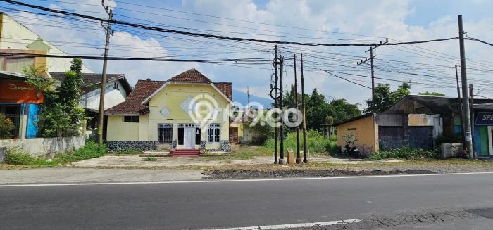 Rumah Elit Modern Tanpa Renovasi di Ungaran Semarang Rumah Elit Modern Tanpa Renovasi di Ungaran Semarang