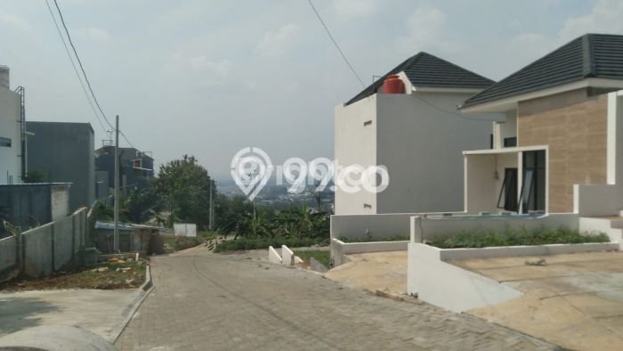 HARGA SPESIAL! Rumah Minimalis area Tembalang, Semarang, LT 114m2m² LB 65m2m² Bisa Nego! HARGA SPESIAL! Rumah Minimalis area Tembalang, Semarang, LT 114m2m² LB 65m2m² Bisa Nego!