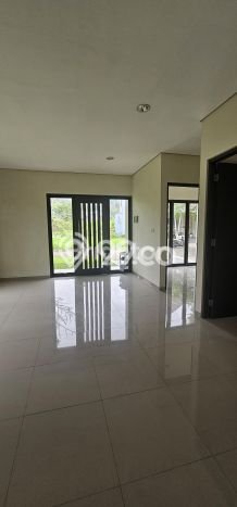 NEW LISTING! Rumah Strategis area Ungaran Timur, LT 120m2m² Bangunan 65m2m² NEW LISTING! Rumah Strategis area Ungaran Timur, LT 120m2m² Bangunan 65m2m²