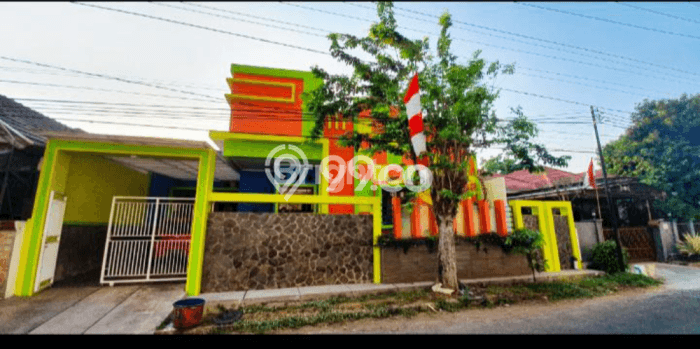 Rumah Lokasi Strategis area Banyumanik, Semarang, LT 513m2m² LB 220m2m² Rumah Lokasi Strategis area Banyumanik, Semarang, LT 513m2m² LB 220m2m²