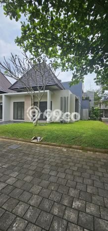 NEW LISTING! Rumah Strategis area Ungaran Timur, LT 120m2m² Bangunan 65m2m² NEW LISTING! Rumah Strategis area Ungaran Timur, LT 120m2m² Bangunan 65m2m²