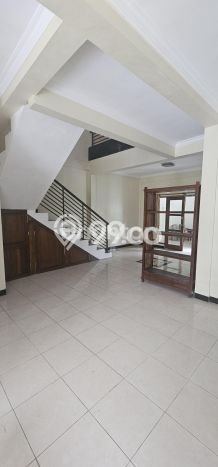 DIJUAL CEPAT! Rumah Siap Huni Lokasi Premium Ngesrep, Luas 255m2m² LB 367m2m² DIJUAL CEPAT! Rumah Siap Huni Lokasi Premium Ngesrep, Luas 255m2m² LB 367m2m²