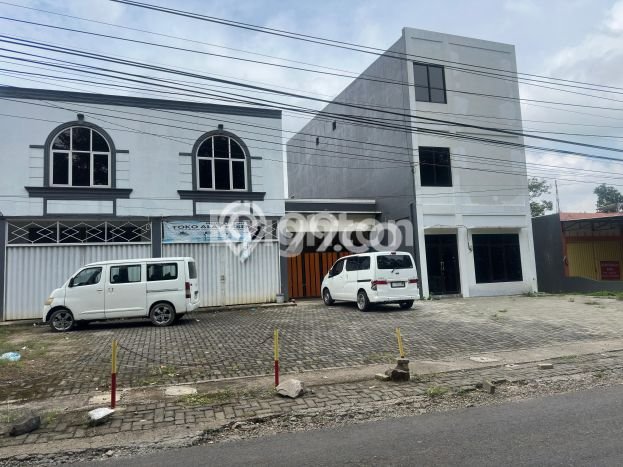 Unit Komersial Dijual di Gunung Pati Semarang Luas Bangunan 255m2 Unit Komersial Dijual di Gunung Pati Semarang Luas Bangunan 255m2