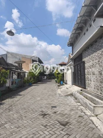 Lokasi strategis! Rumah siap huni disewakan di Tembalang LB 70m2 Lokasi strategis! Rumah siap huni disewakan di Tembalang LB 70m2
