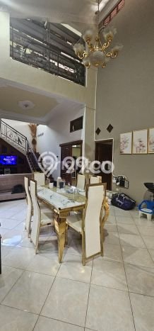 Siap Huni Rumah Mewah 6 Kamar di Semarang Timur Dekat ke Mana Saja Siap Huni Rumah Mewah 6 Kamar di Semarang Timur Dekat ke Mana Saja