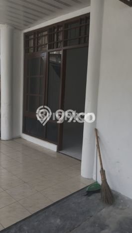 Lokasi strategis! Rumah siap huni disewakan di Tembalang LB 70m2 Lokasi strategis! Rumah siap huni disewakan di Tembalang LB 70m2