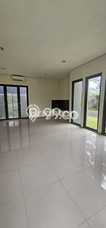 NEW LISTING! Rumah Strategis area Ungaran Timur, LT 120m2m² Bangunan 65m2m² NEW LISTING! Rumah Strategis area Ungaran Timur, LT 120m2m² Bangunan 65m2m²