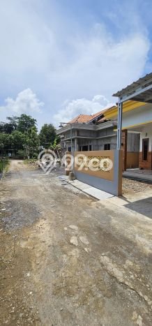 Rumah LT 120m² / LB 72m² Dekat Rumah Sakit di Gunung Pati, Semarang Rumah LT 120m² / LB 72m² Dekat Rumah Sakit di Gunung Pati, Semarang