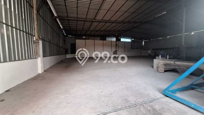 Gudang disewakan di Tambun Selatan Bekasi dengan luas bangunan 1800m2 Gudang disewakan di Tambun Selatan Bekasi dengan luas bangunan 1800m2